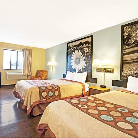 Super 8 By Wyndham Baltimore/Essex Area Екстер'єр фото