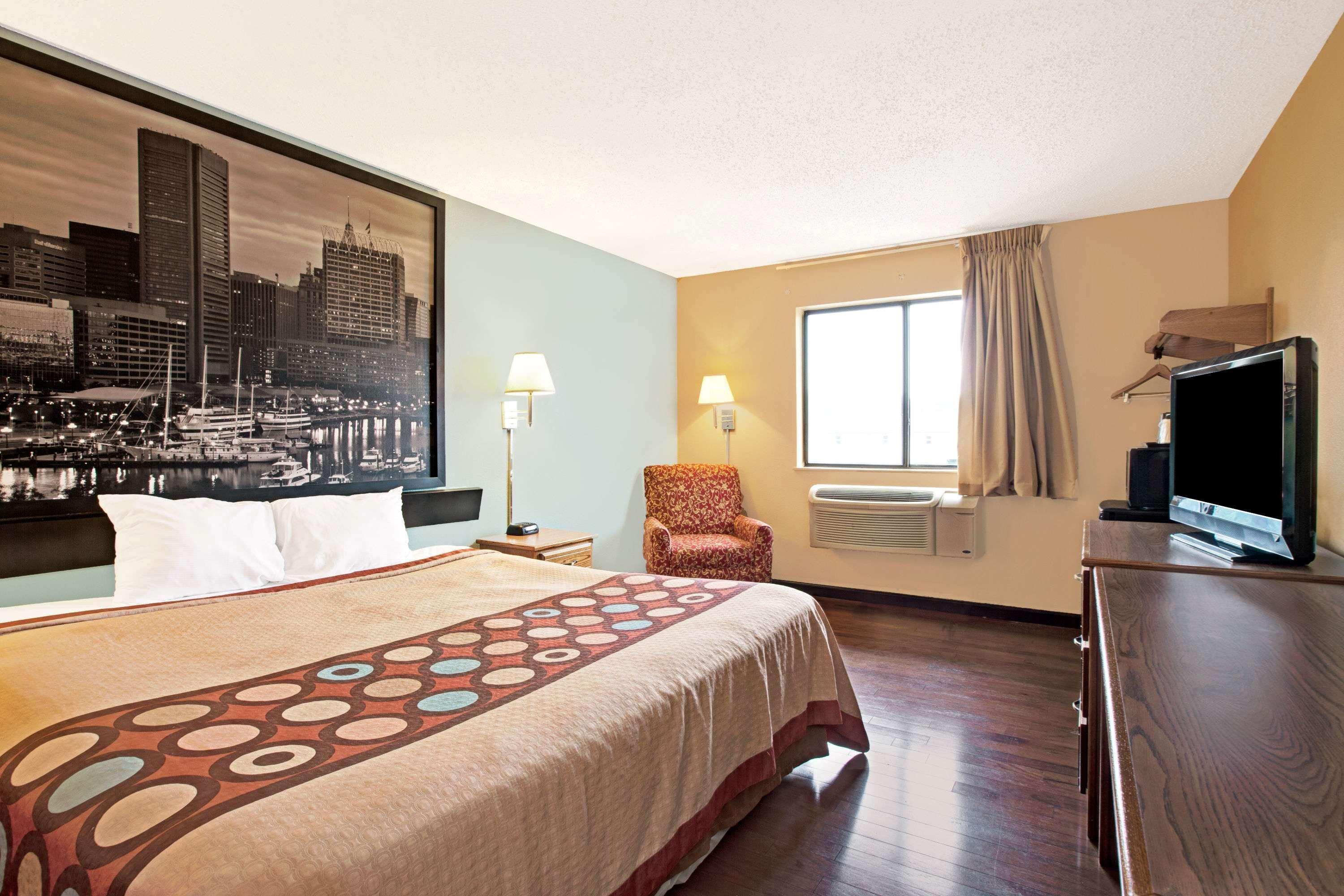 Super 8 By Wyndham Baltimore/Essex Area Екстер'єр фото