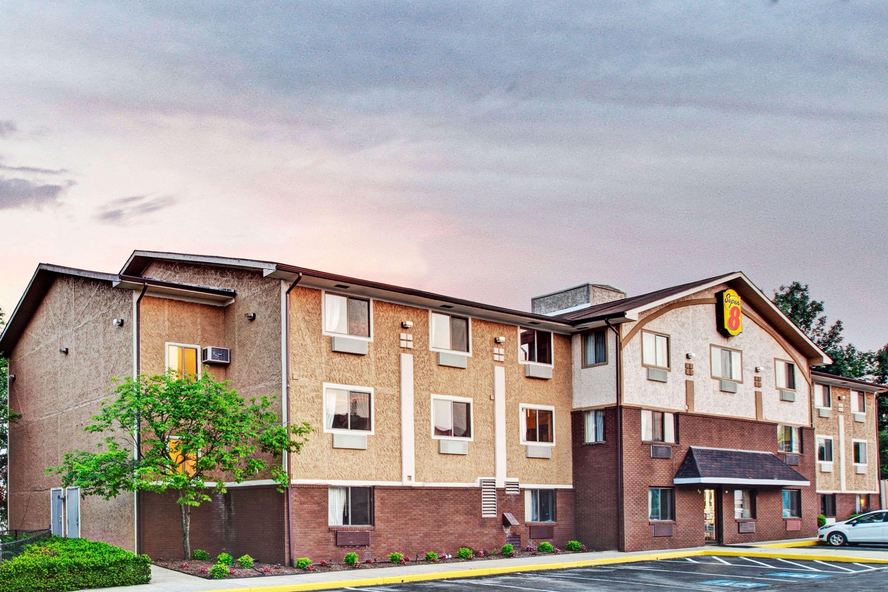 Super 8 By Wyndham Baltimore/Essex Area Екстер'єр фото
