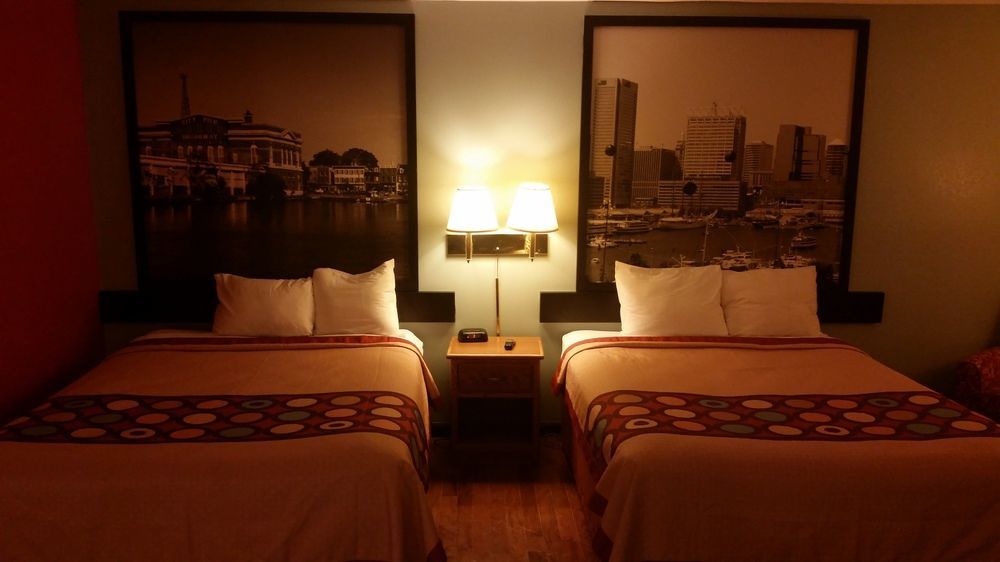 Super 8 By Wyndham Baltimore/Essex Area Екстер'єр фото
